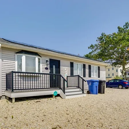 Charming Beach Haven West Home 1 Mi To Beach!